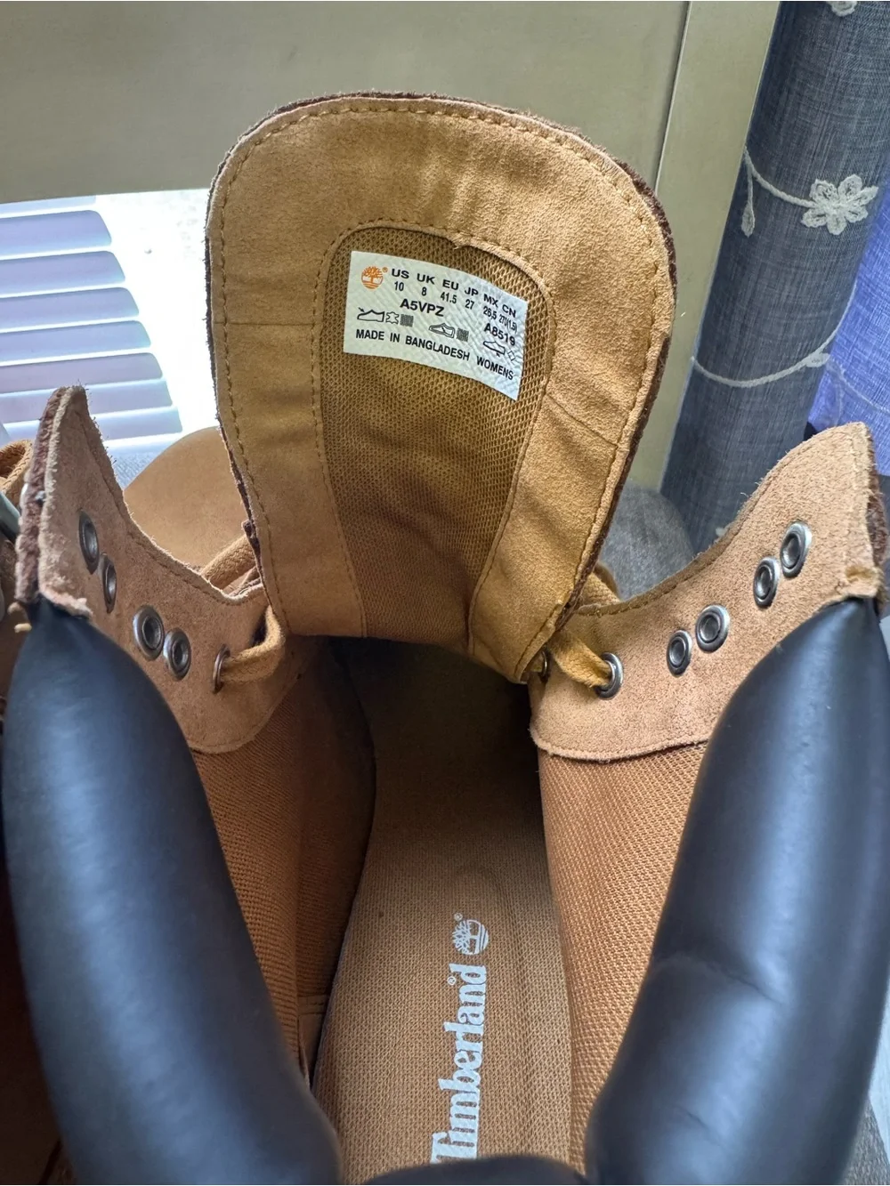 Timberland men’s  Tan Lace-Up Suede Hiking Boots